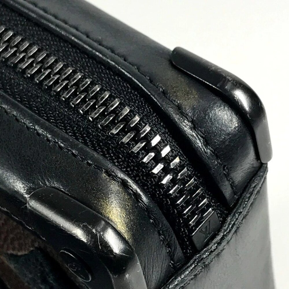 LOUIS VUITTON M45061 Monogram-Tuftage Soft Trunk-Clutch Bag Pouch with Strap - Picture 5 of 16